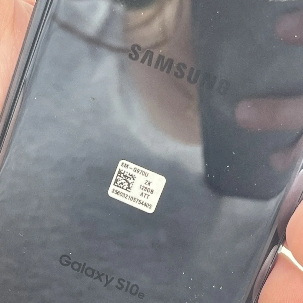AT&T Samsung Galaxy S10e 128GB For Parts Turns On Blue Metallic